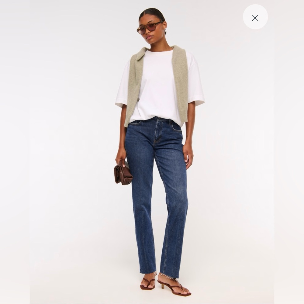 Curve Love Mid Rise 90s Straight Frayed Hem Jean